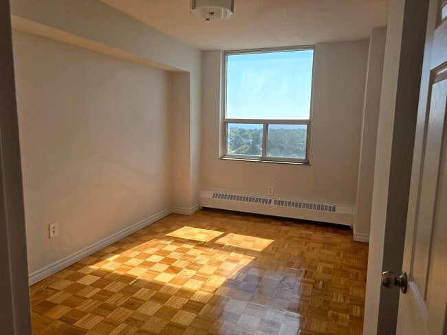 Building Photo - The Horizon Apartments
