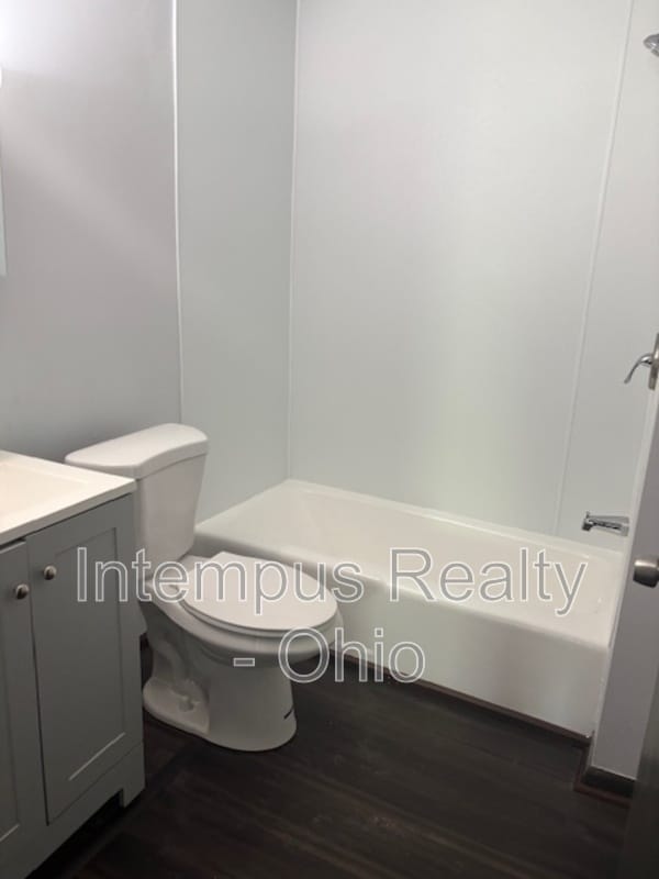 Building Photo - 150 Benita Ave