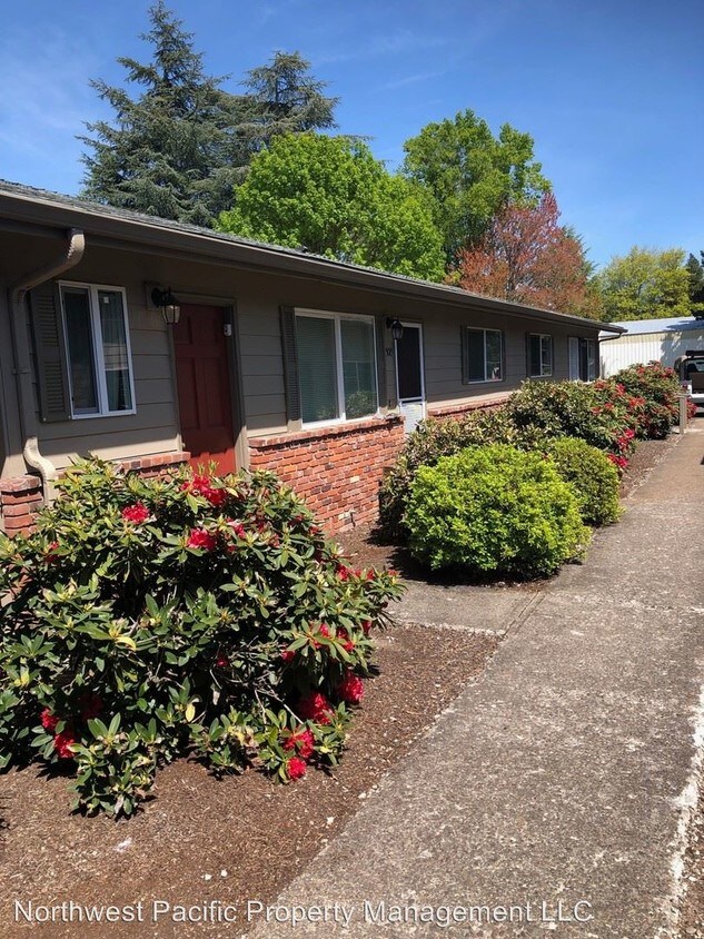 Foto principal - 5019 10th Ave NE