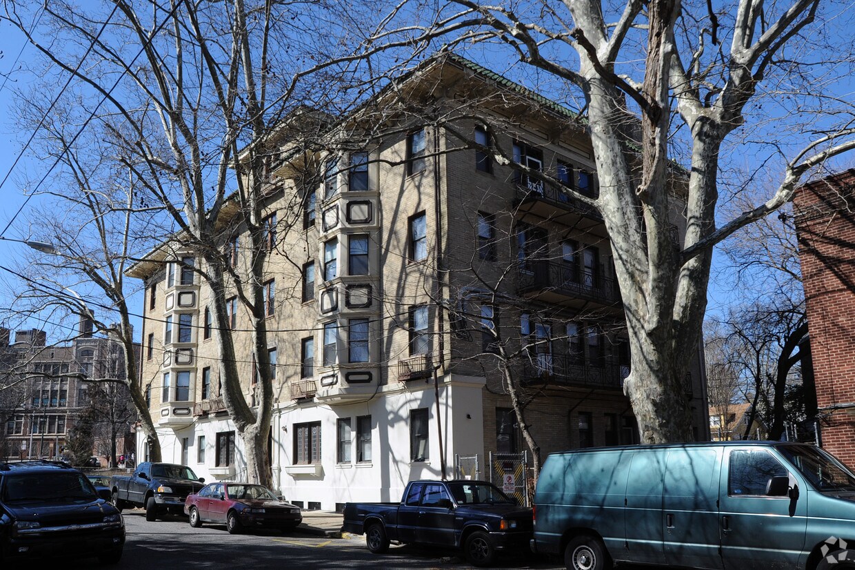 Foto del edificio - 5001-5011 Oxford Ave