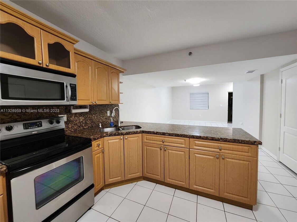 8360 NW 103rd St Unit 204E, Hialeah Gardens, FL 33016 Condo for Rent