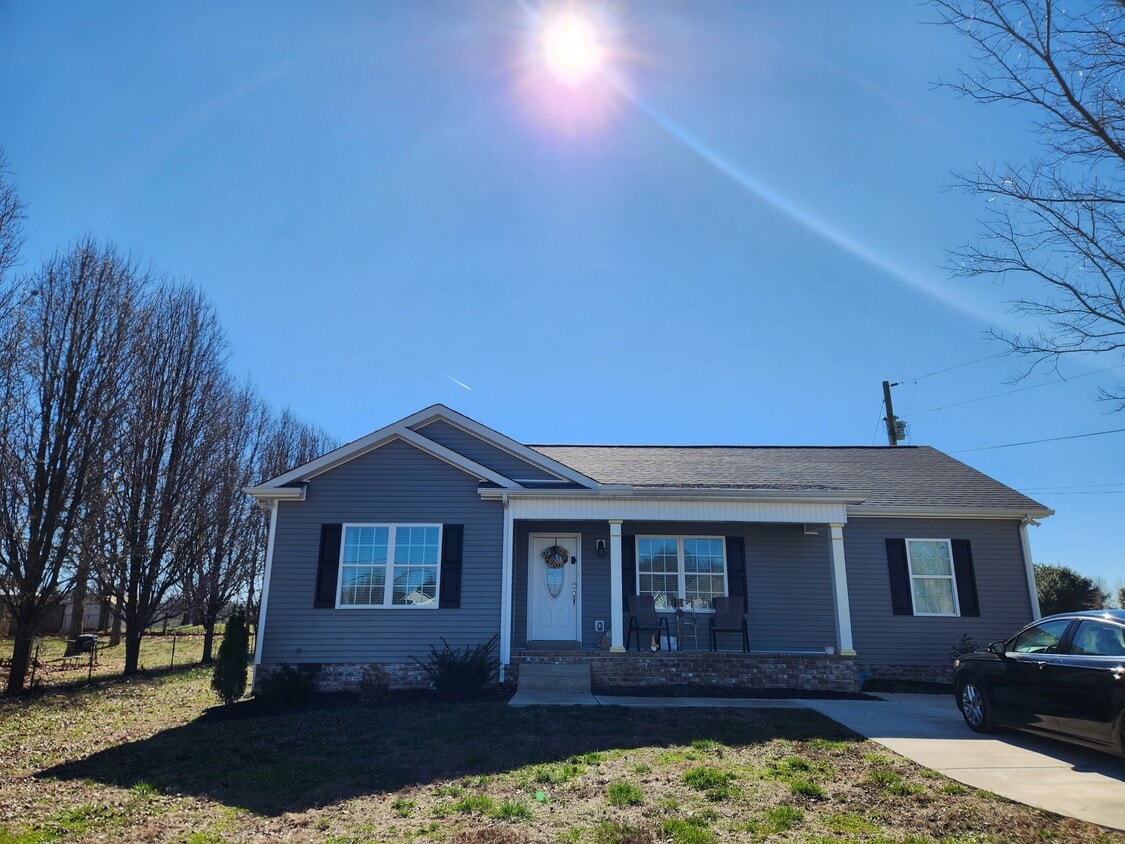 Primary Photo - 355 N Harris Rd