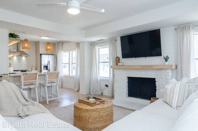 Foto del edificio - 4 br, 2 bath House - 6 Sunset Avenue Unit C
