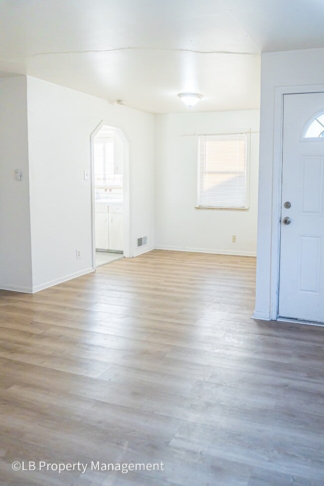 Building Photo - 1780 W Tennessee Ave