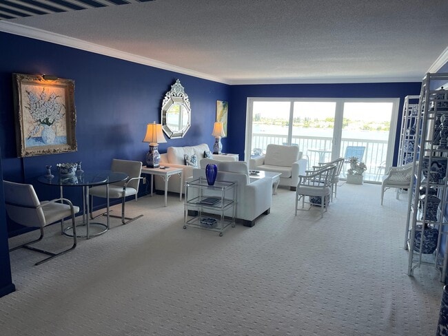 Building Photo - 2600 N Flagler Dr