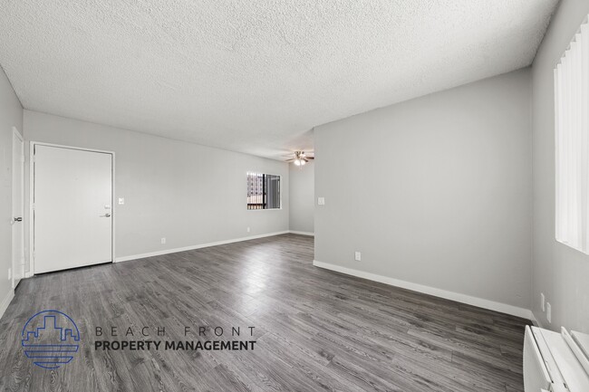 Foto del edificio - 229 S. Normandie Ave.