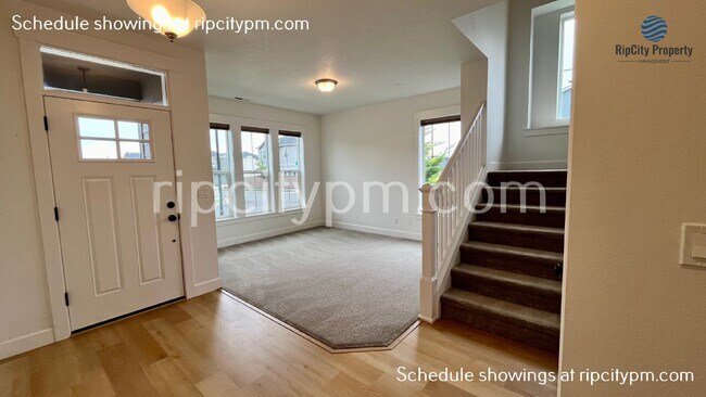 Building Photo - Gorgeous 3197sqft Like New 4 Bed Home in H...