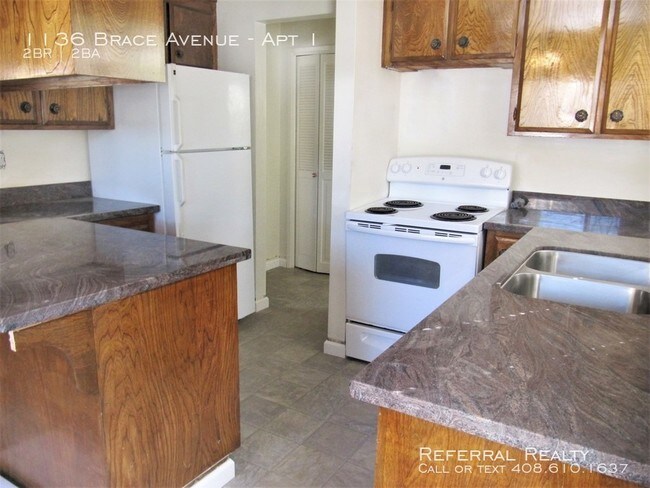 Building Photo - 1136 Brace Ave