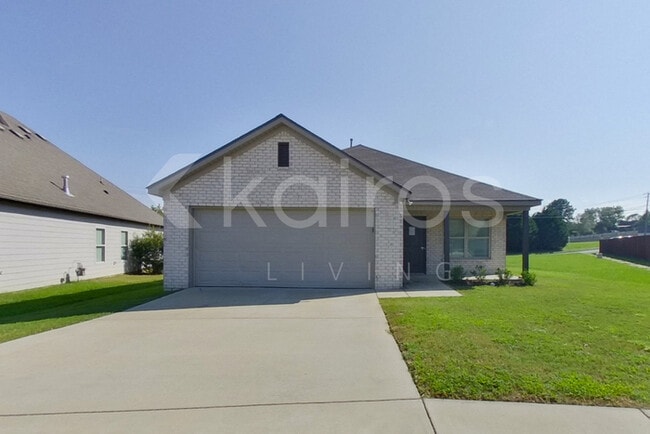 Building Photo - 1396 Maxwell Cir