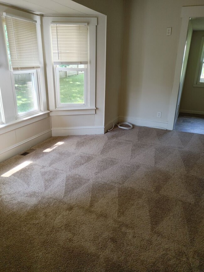 Foto del edificio - EDGEWOOD 2 BEDROOM RANCHER