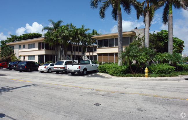 Building Photo - Capri Apartments