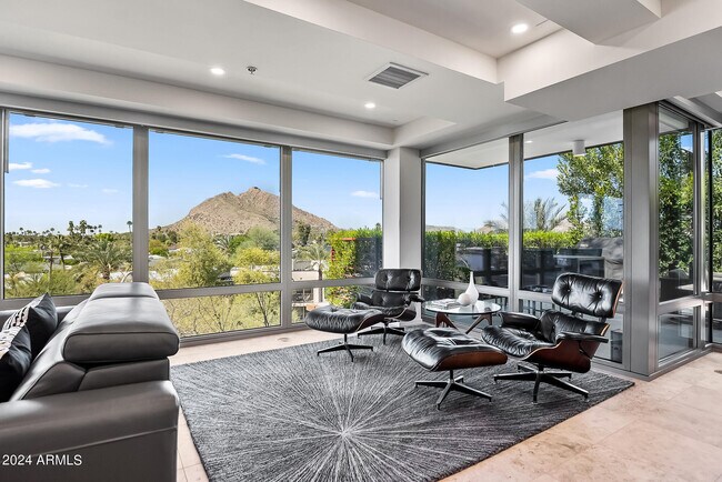 Building Photo - 7117 E Rancho Vista Dr