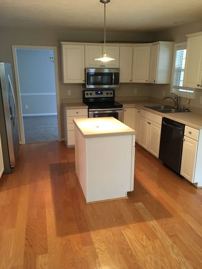 Foto del edificio - 4-bed, 4-bath home in Savoy