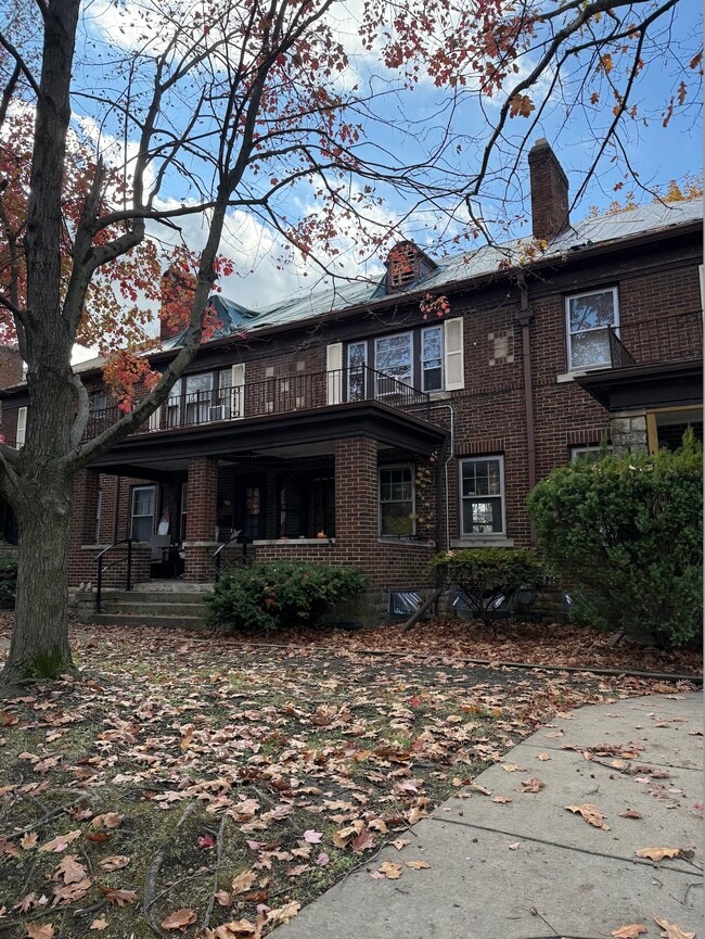 Building Photo - 571 Sheridan Ave