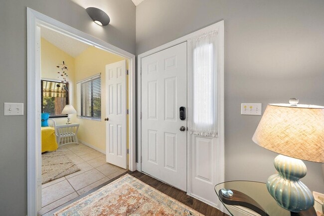 Building Photo - 860 Bella Vista Ct S