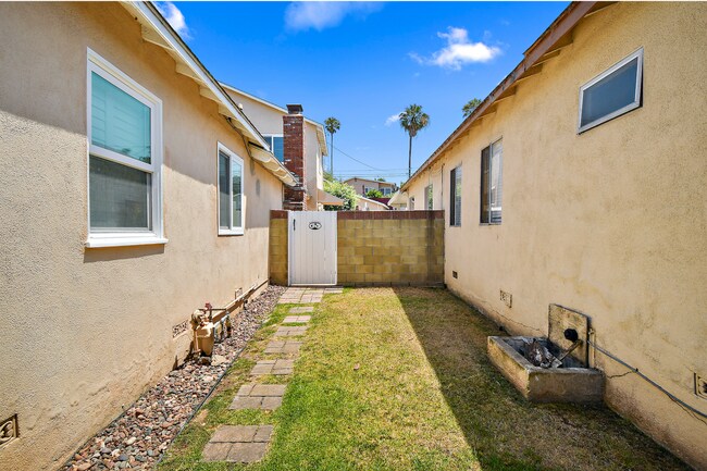 Foto del edificio - Private South Redondo Beach Back House | Fully Remodeled | 2-Car Garage | Minutes to the Beach!