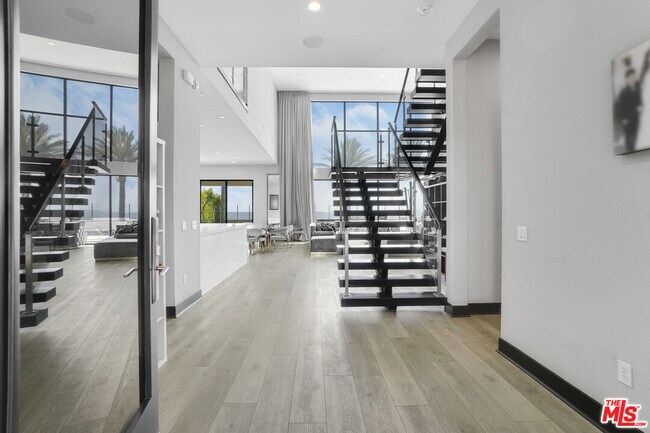 Building Photo - 11761 Greenwood Dr