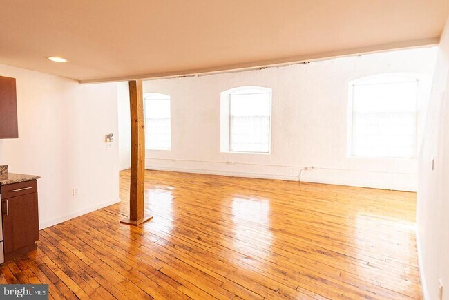 Foto del edificio - 4 Leverington Ave
