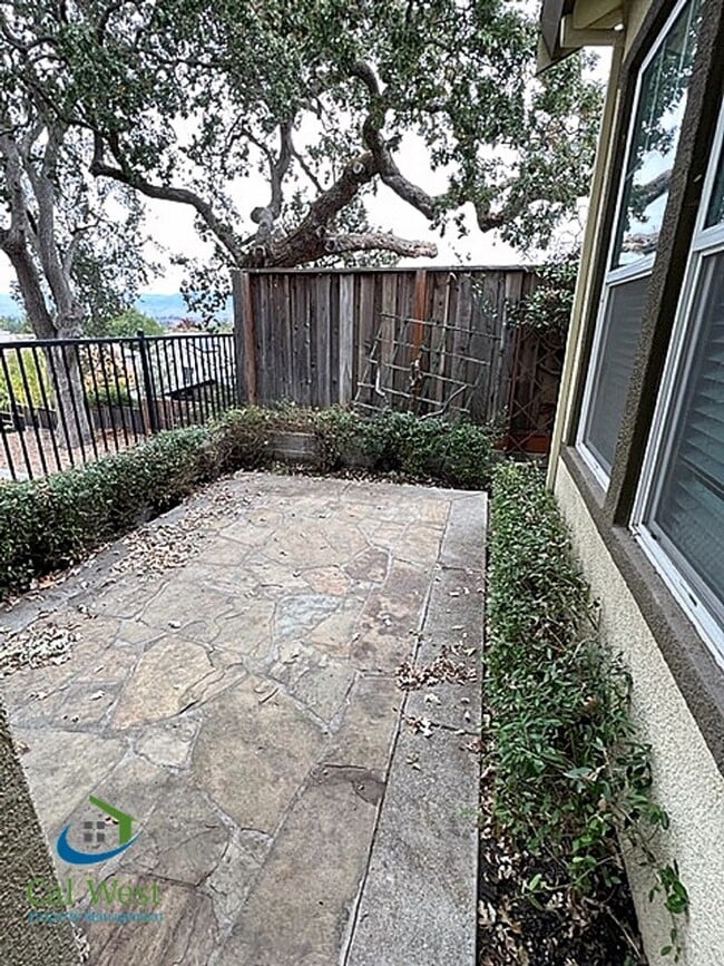 Foto del edificio - $3995 - 3 Bed/2.5 Bath Two Story Home in D...