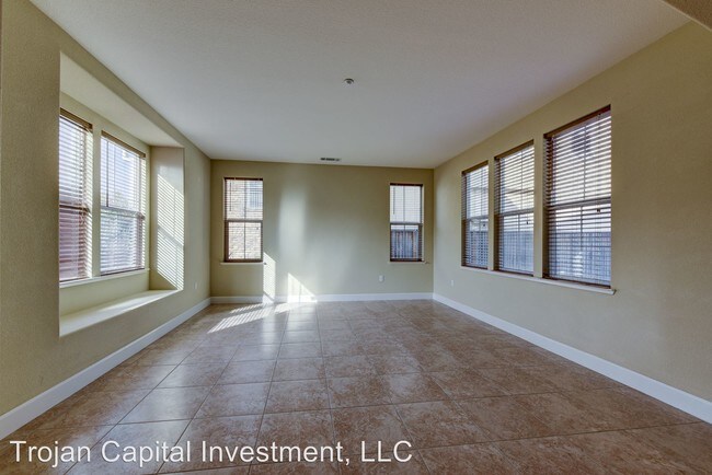 Building Photo - 6 br, 4 bath House - 110 TERRAZZO LANE