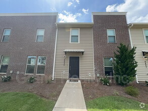 Building Photo - 4425 Village Oak Ln