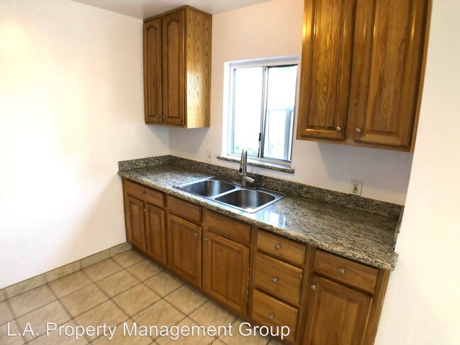 Building Photo - 5748 Hazeltine Ave
