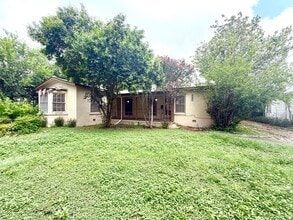 Building Photo - 247 Club Dr