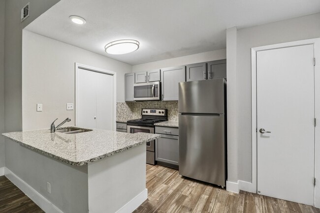 Building Photo - Turtle Creek Vista Apartments