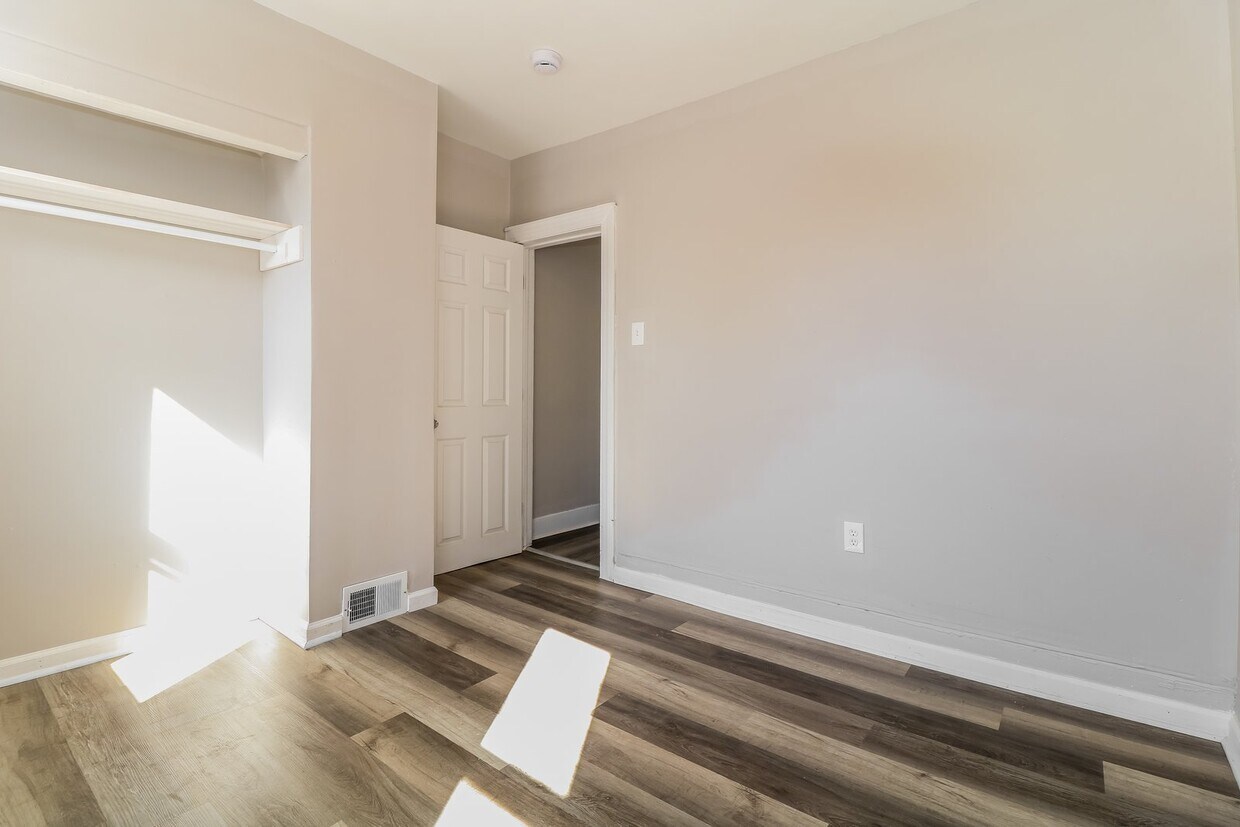 Foto del edificio - 1338 S Lindenwood St
