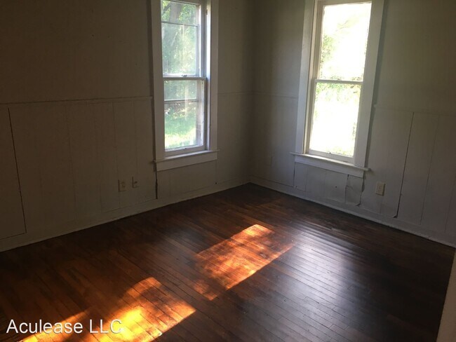 Building Photo - 2 br, 1 bath House - 1001 S Walnut