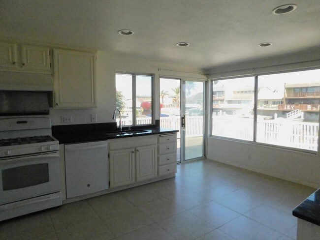 Building Photo - 2300 Kingsbridge Lane