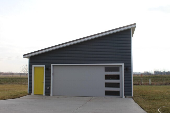 Building Photo - 2317 Lovie Ln