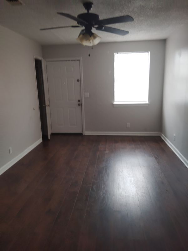 Building Photo - 3705 Brickmont Dr