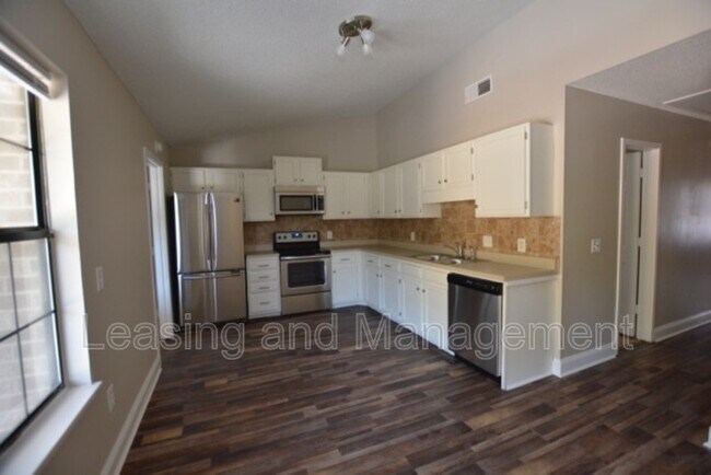 Foto del edificio - 4198 Highgate Ct