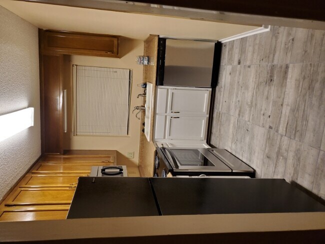 Foto del edificio - 2322 Colony Dr SW