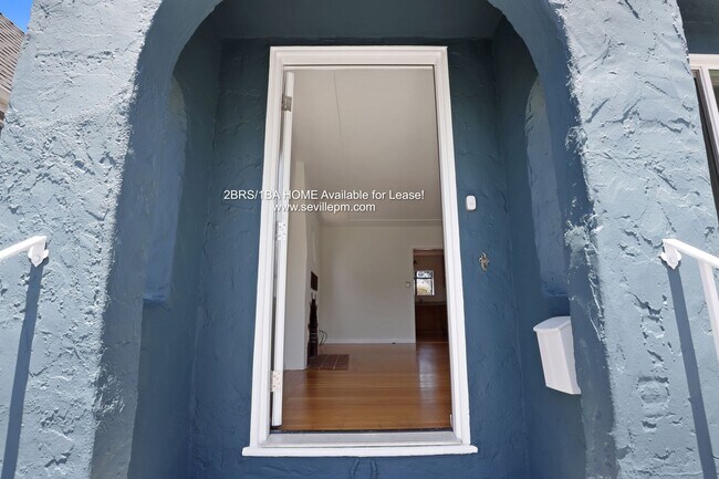 Foto del edificio - STUNNING 2BR/1BA home in El Cerrito Mira V...