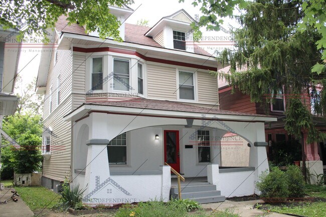 Foto del edificio - Illinois Estate: New Year, New Home: 50% O...
