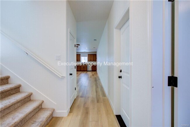 Building Photo - 5046 Palisade Ave