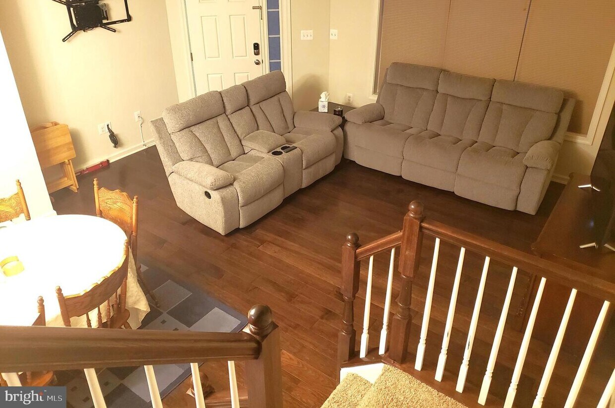 Primary Photo - 23800 Hopewell Manor Terrace