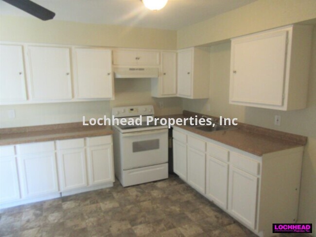 Building Photo - 506 E Simonds Rd