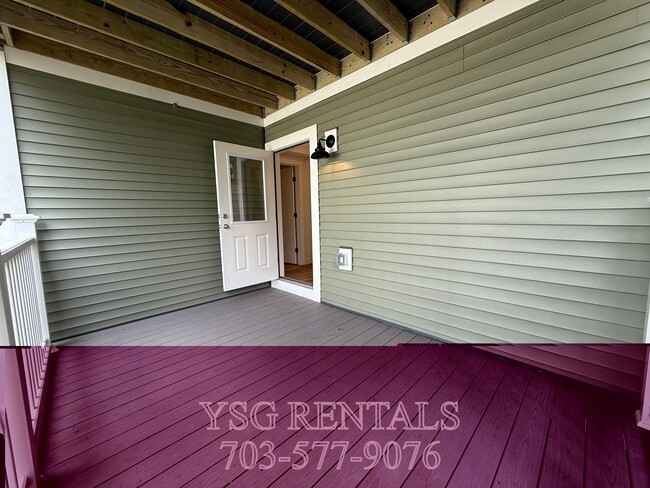 Building Photo - 14 Dorr St