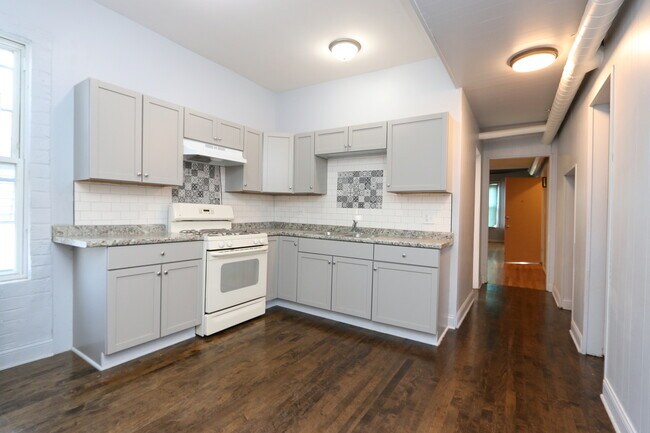 Foto del edificio - 2513 N Lowell Ave