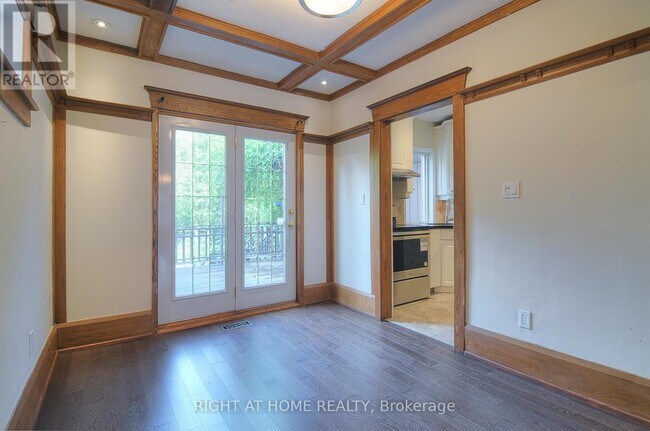 Building Photo - 174 Hillsdale Ave E