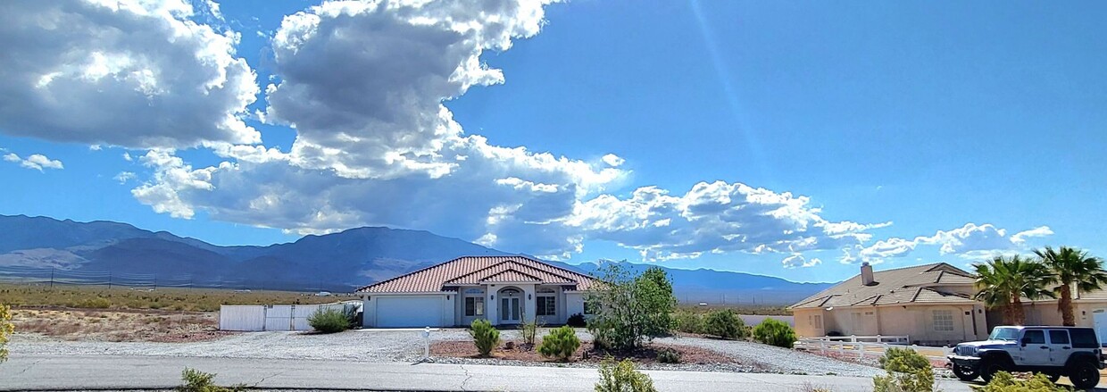 Foto principal - FORT CHURCHILL ESTATES - Meadow Creek Lane