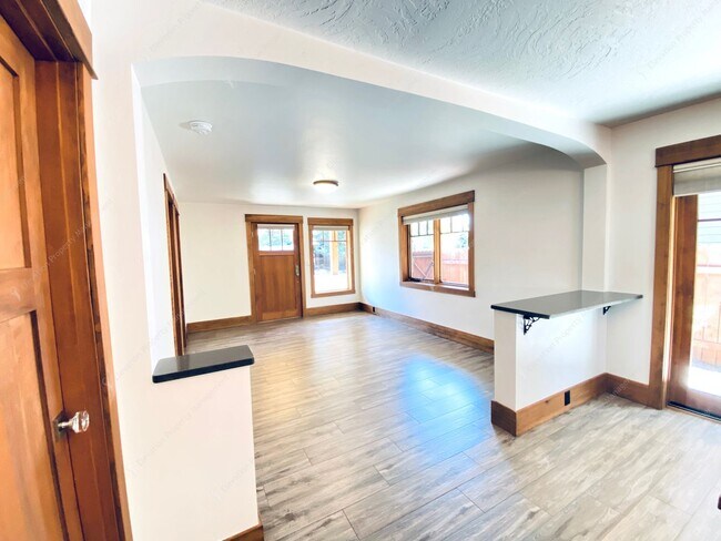 Foto del edificio - Charming Craftsman-Style Home in Desirable Old Bend Neighborhood