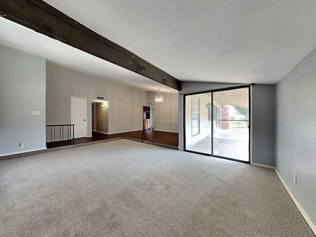 Foto del edificio - 4208 O'Hare Dr