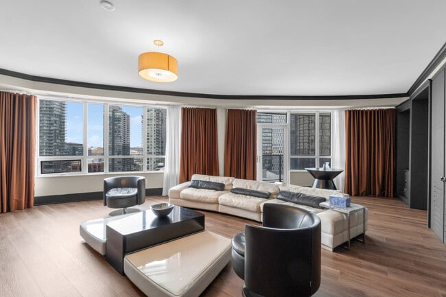 Building Photo - 20 Blue Jays Way