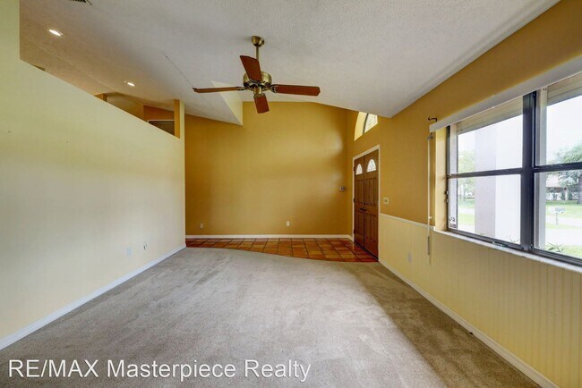 Foto del edificio - 4 br, 2 bath House - 2048 SE HARDING ST