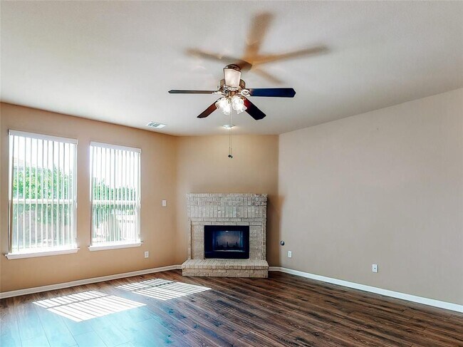 Building Photo - 1600 Silver Spur Cove