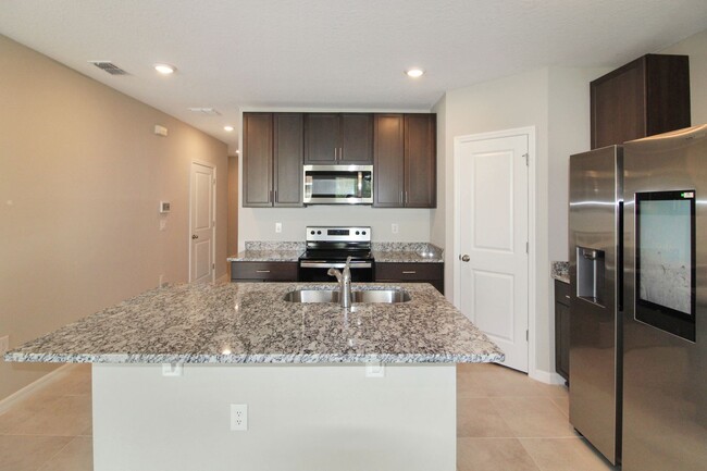 Building Photo - Spencer Cove Annual Townhouse for Rent